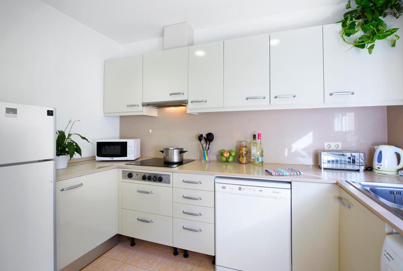 Apartamentos Calvet Barcelona Exterior photo