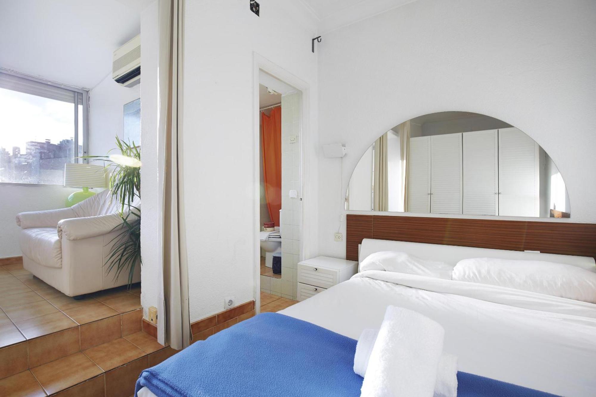 Apartamentos Calvet Barcelona Exterior photo