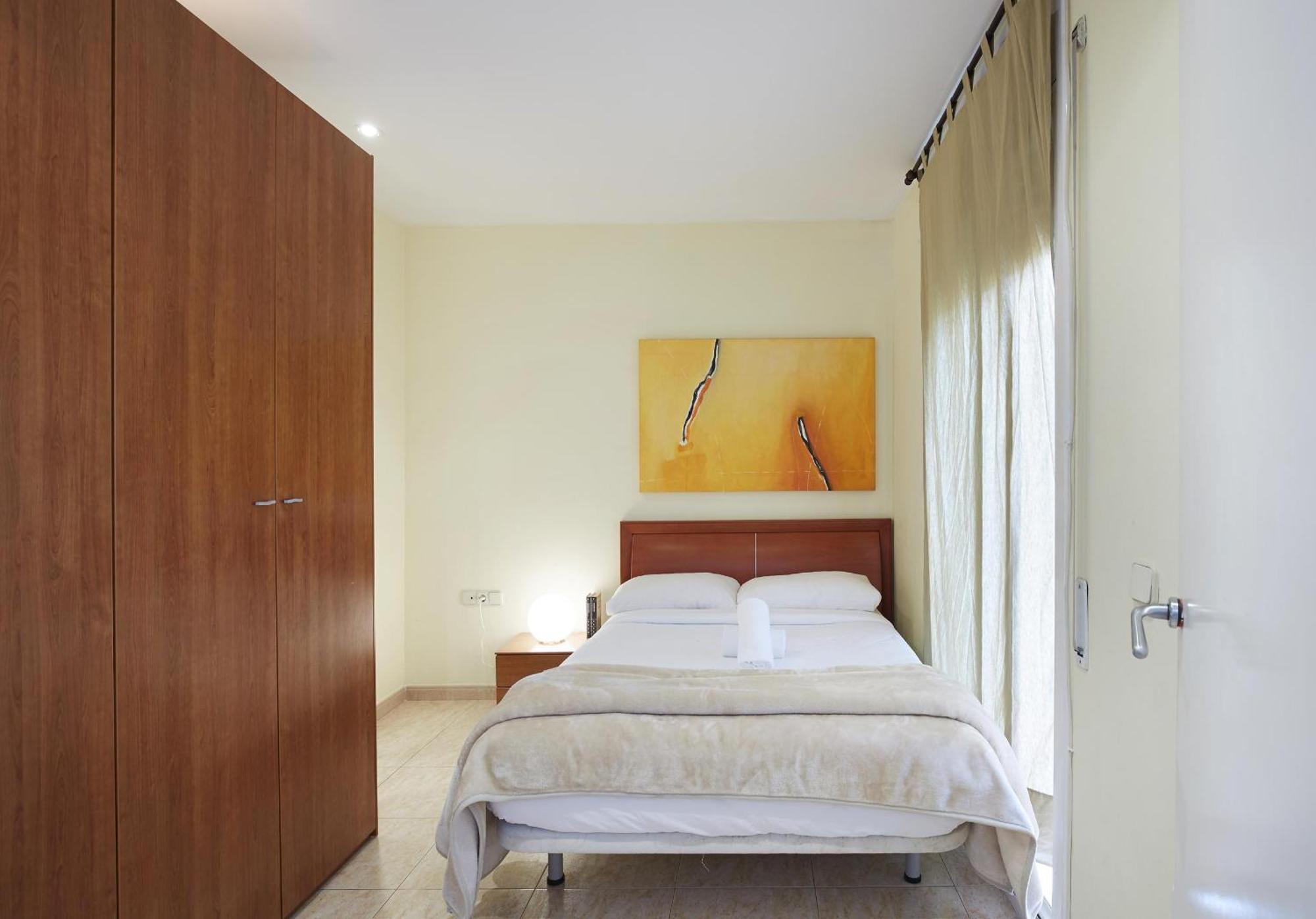 Apartamentos Calvet Barcelona Exterior photo
