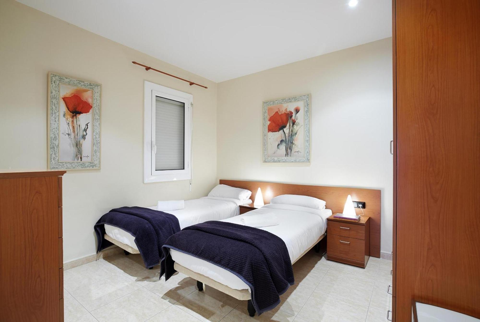 Apartamentos Calvet Barcelona Exterior photo