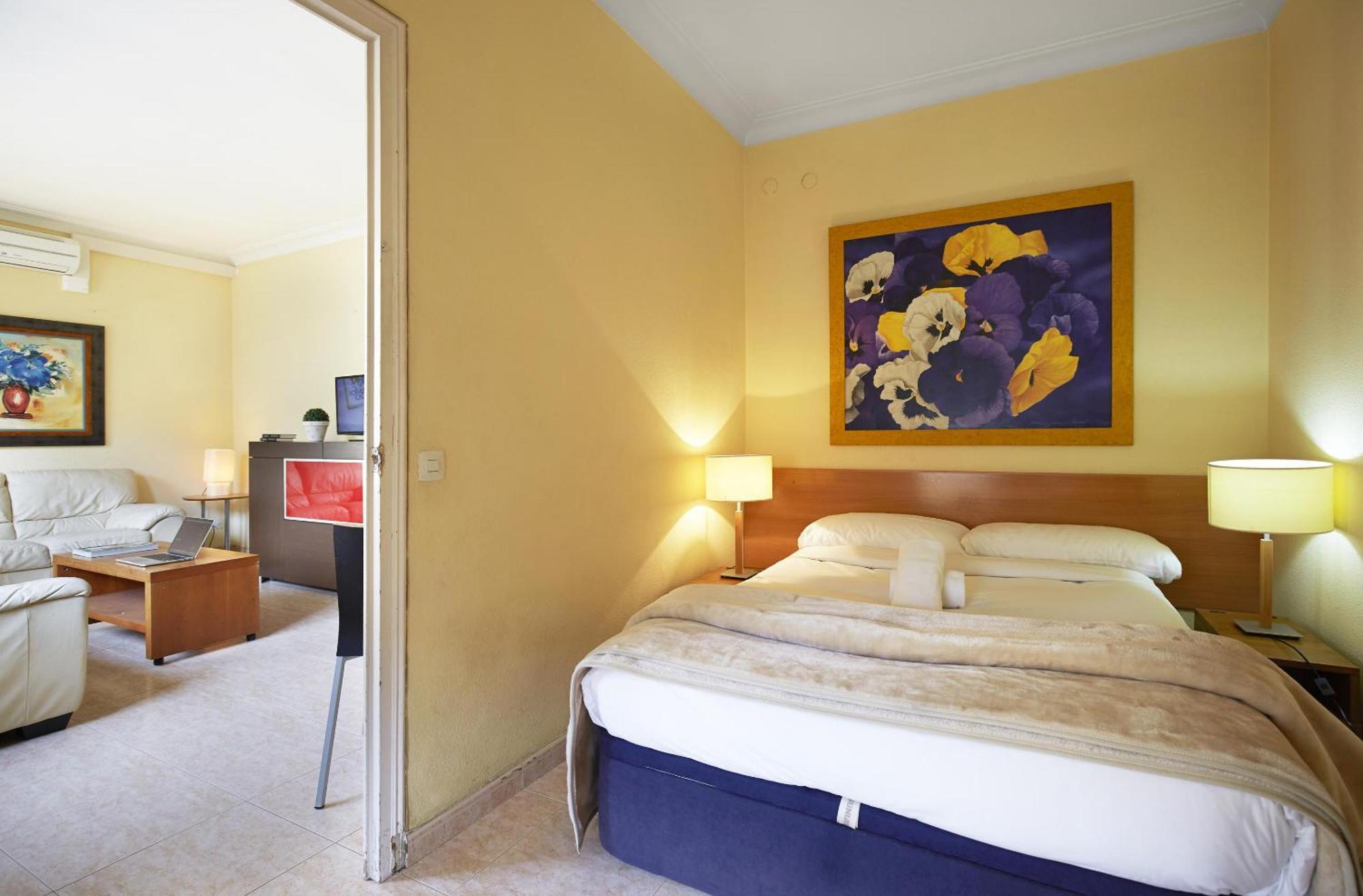 Apartamentos Calvet Barcelona Exterior photo