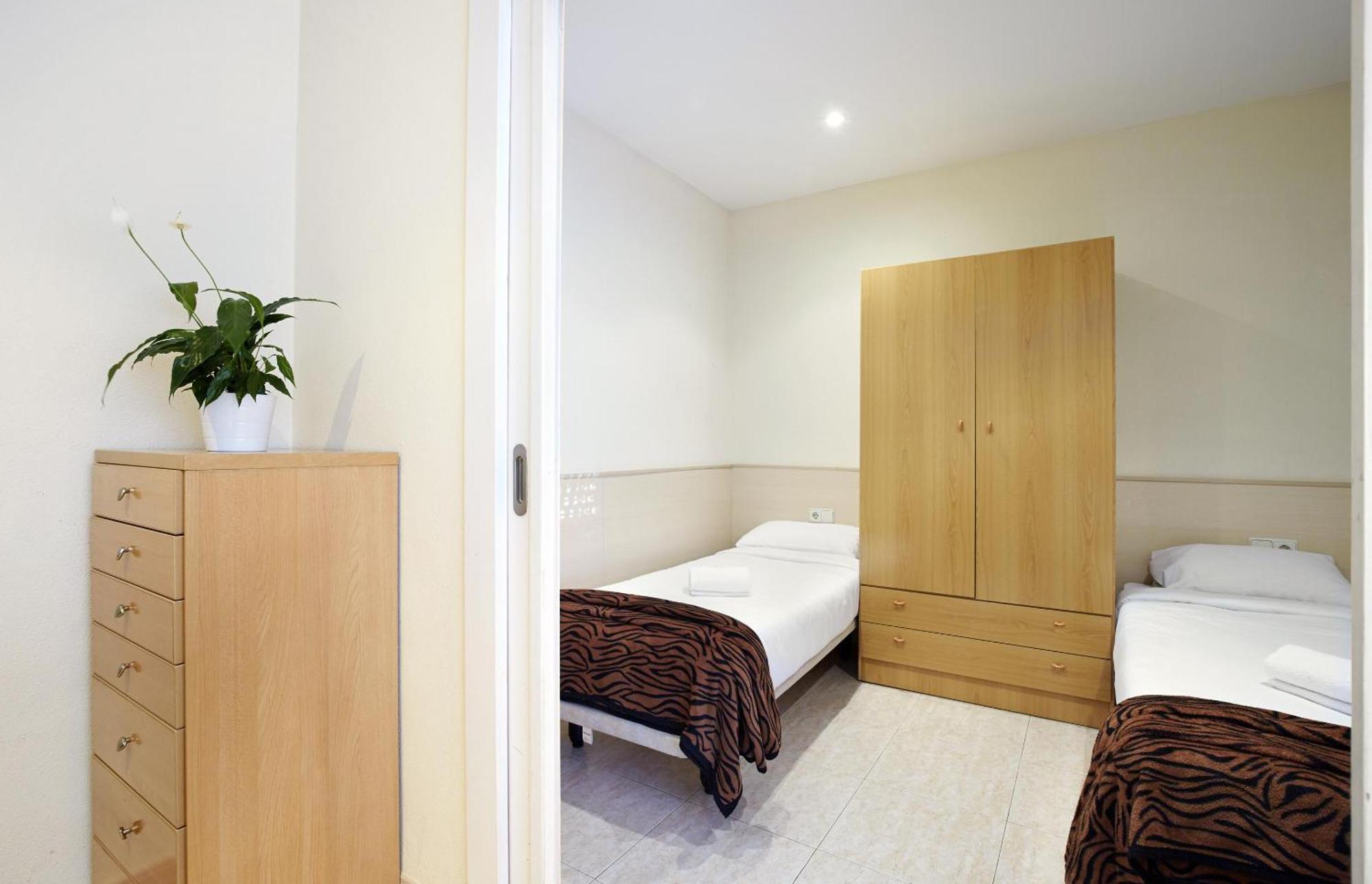Apartamentos Calvet Barcelona Exterior photo