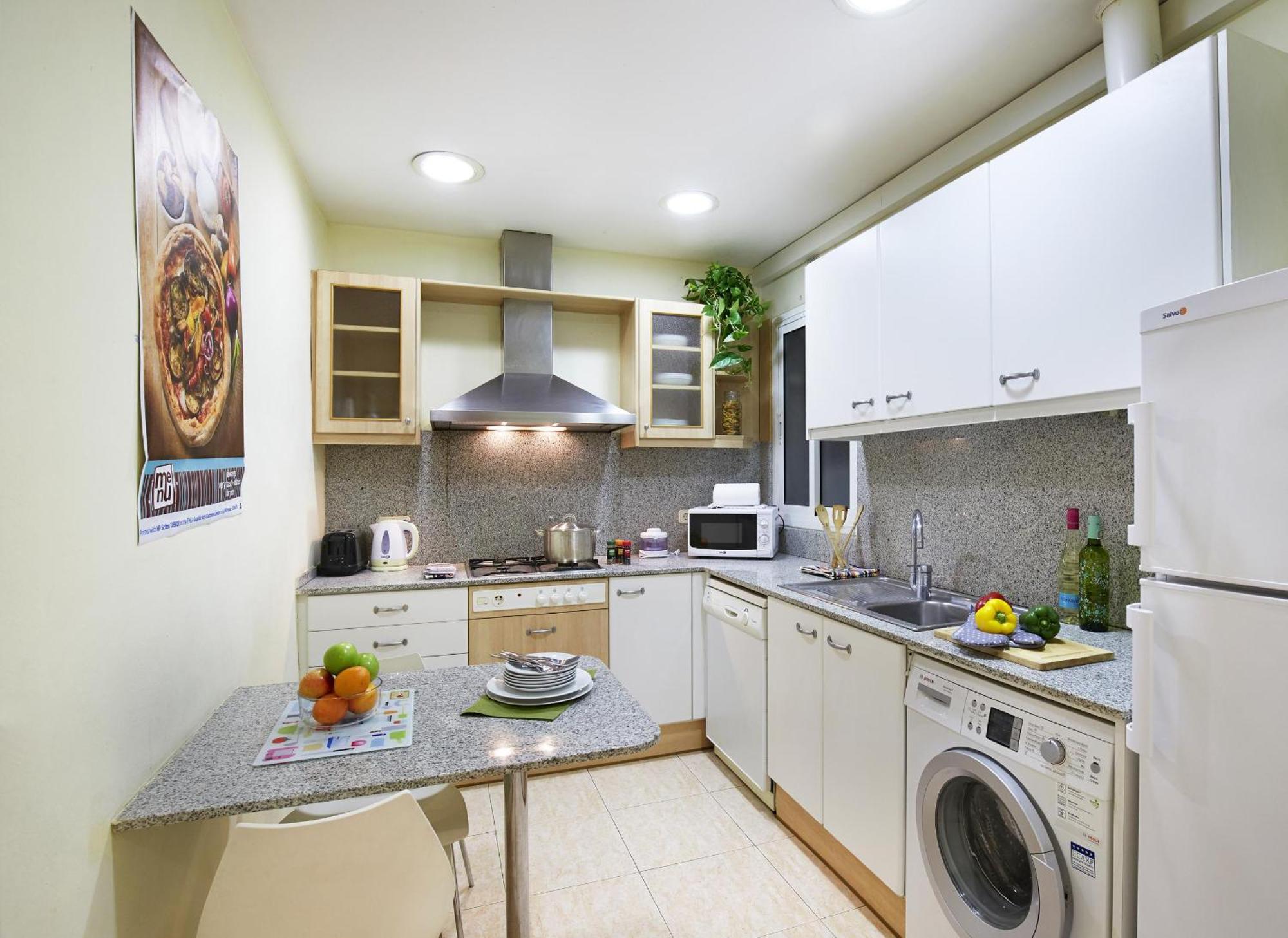 Apartamentos Calvet Barcelona Exterior photo